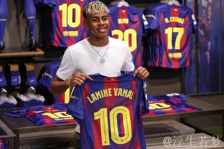 巴萨借亚马尔任意球乌龙首开纪录 巴萨借亚马尔任意球乌龙首开纪录