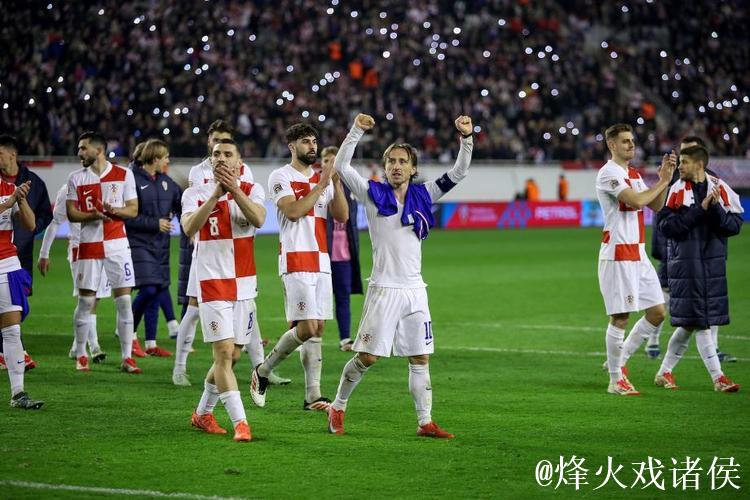 佩里西奇传射迈尼昂扑点 克罗地亚主场2-0法国占先机